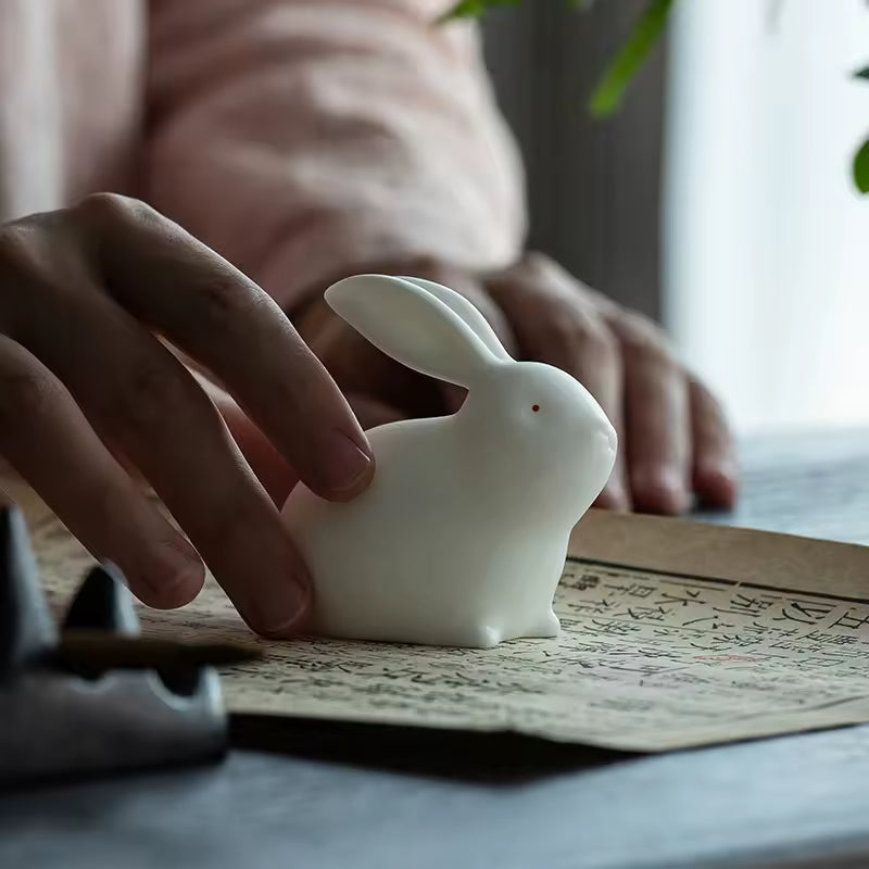 Creative White Porcelain Cute Rabbit Tea Pet Table Decoration Zen Gongfu Tea Accessories Potted Plants Micro Landscape Design