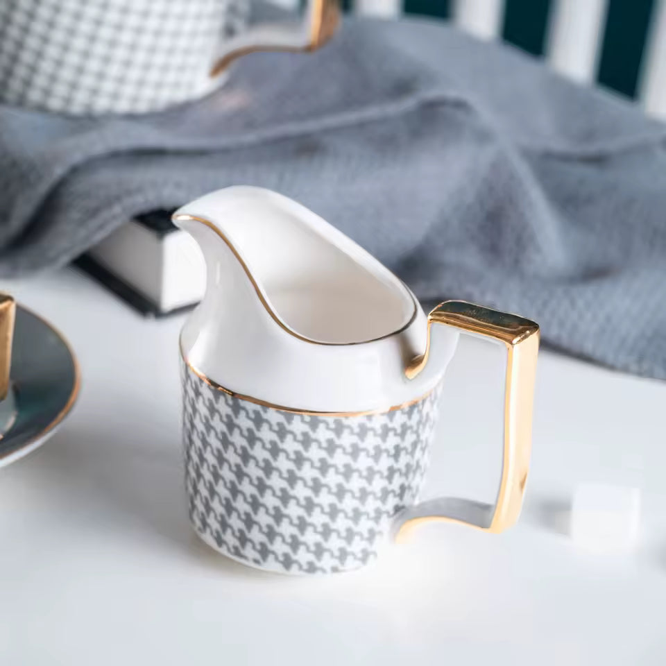 Nordic Modern Design Ceramic Coffee Pot with Houndstooth Pattern High-End Tea Pot Set British Tea Cup & Saucer