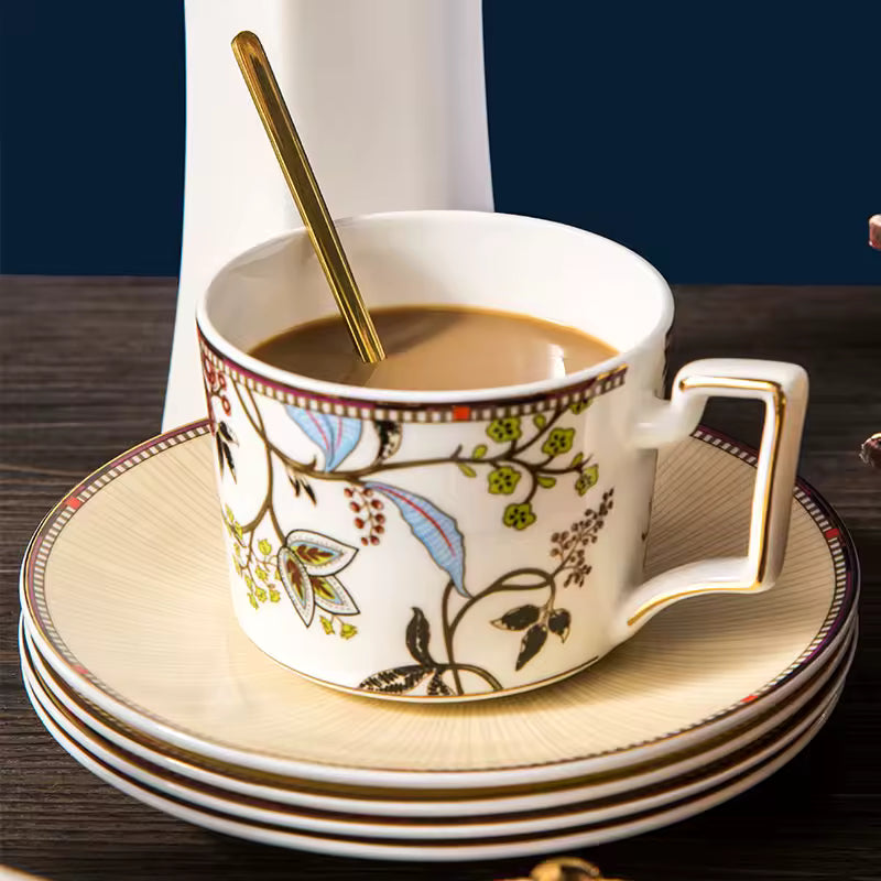 Good Quality Fine Bone China 45 % Tea Cup, Tea Pot, Creamer 15 pcs Tea Set